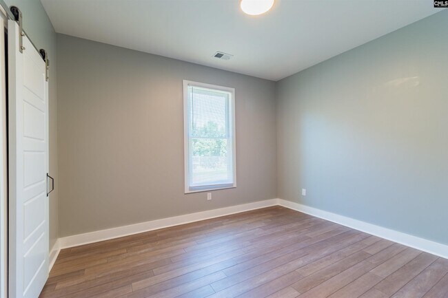 Building Photo - 306 Picadilly St