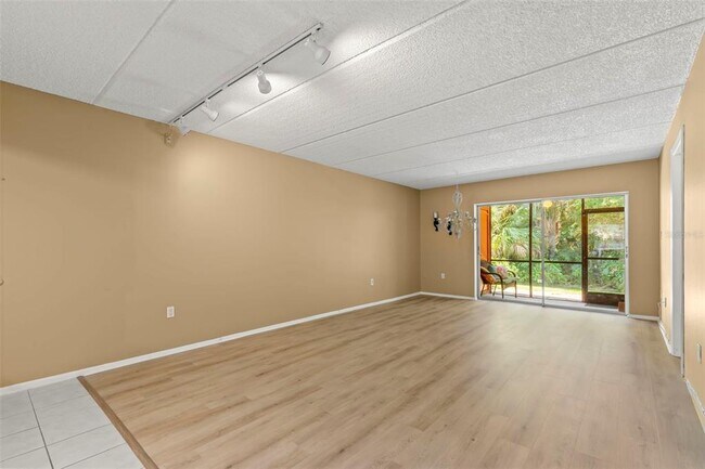 Building Photo - 121 Cypress Ln
