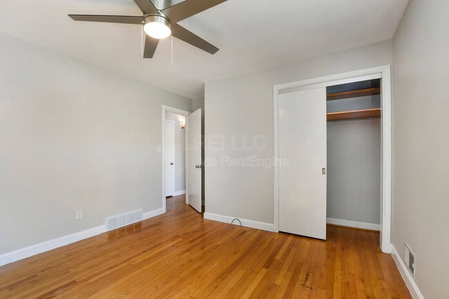 Building Photo - 405 Westwood Dr