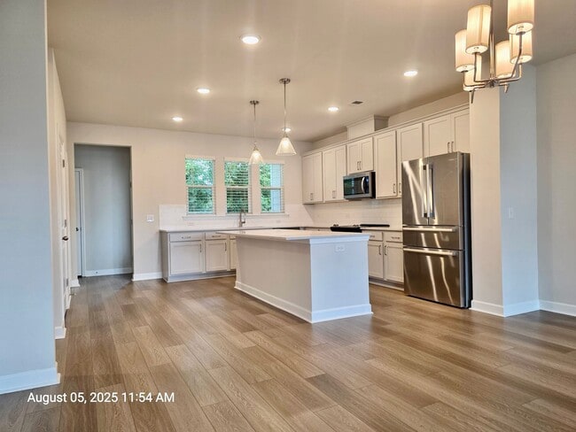 Building Photo - Beautiful 4 bedroom + flex space - Wescott...