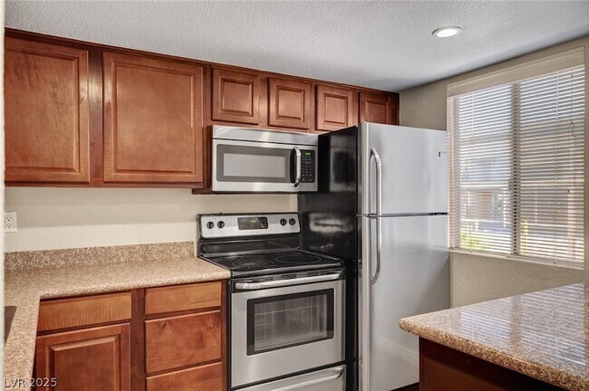 Building Photo - 5240 Indian River Dr