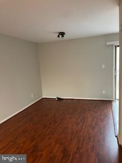 Building Photo - 11-11-HATHAW11 Hathaway Dr