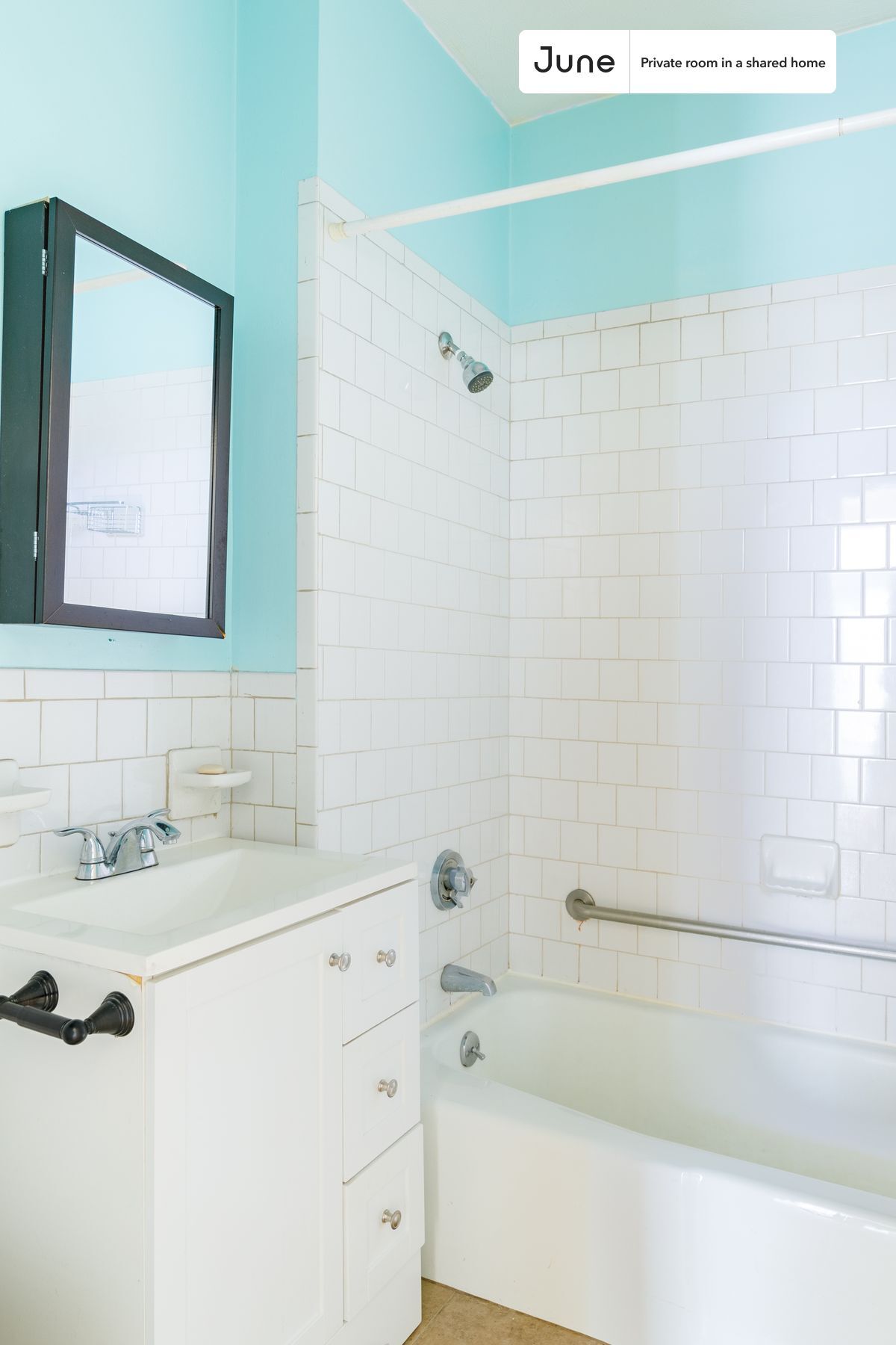 Building Photo - Private bedroom in 2 bed/1 bath Home