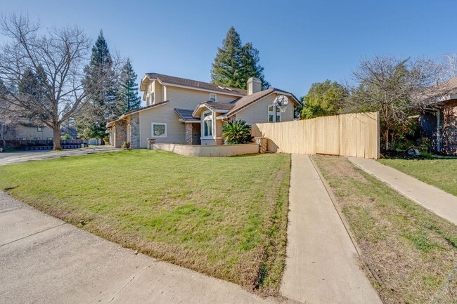 Building Photo - 3 Bedroom Folsom Home with Updated Kitchen, Pool and 3-Car Garage!