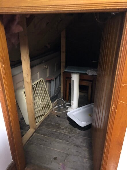 Attic / storage - 40 Walpole St