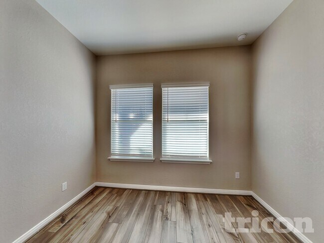 Building Photo - 13547 Emerson Wy