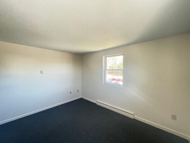 Building Photo - 173 Loudon Rd