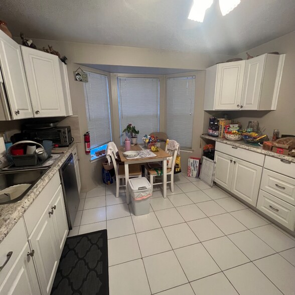 Building Photo - 708 Stony Brook Way
