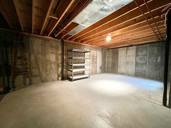 Building Photo - Charming 2-Bedroom Townhome in SW Fort Collins