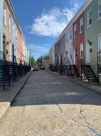 Building Photo - Cozy 2BR/1Bath on lovely quiet block, community garden, Calvert Street park!
