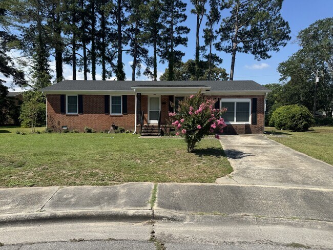 Building Photo - 105 Fort Dr