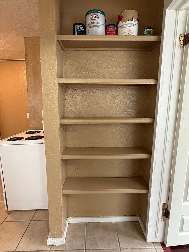 Building Photo - Cozy 1BR in the Heart of OKC – Walk to Plaza District