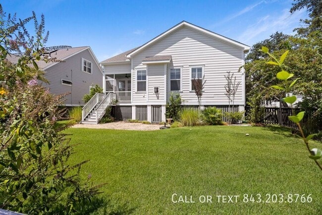 Building Photo - 2219 Midden Dr