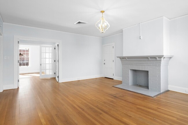 Building Photo - 315 Sunset Ave