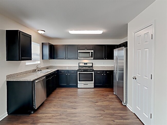 Building Photo - 18011 Shallow Leaf Ln