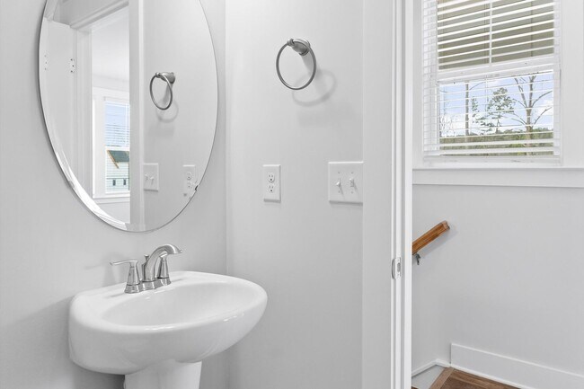 Building Photo - Brand New Lake Front Davidson Townhome