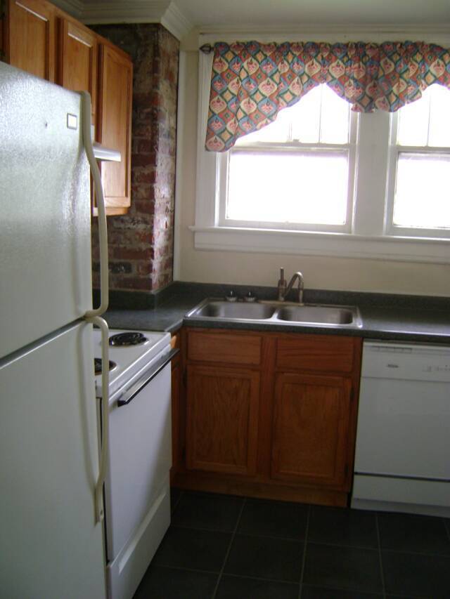 Building Photo - Pre-Leasing Now for the Fall Semester 2026