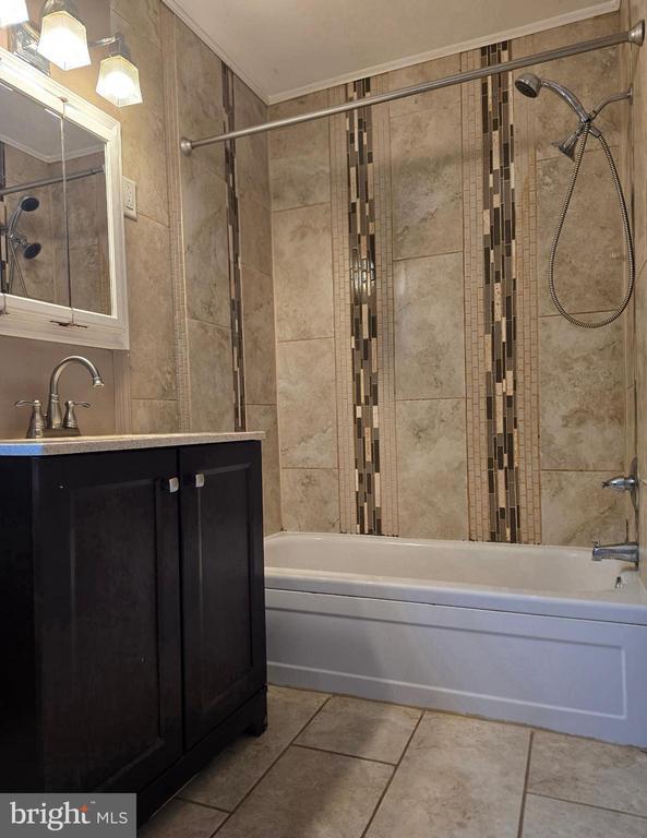 Building Photo - 1136 Fox Run