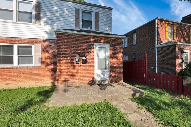 Building Photo - 397 S Chase Ave
