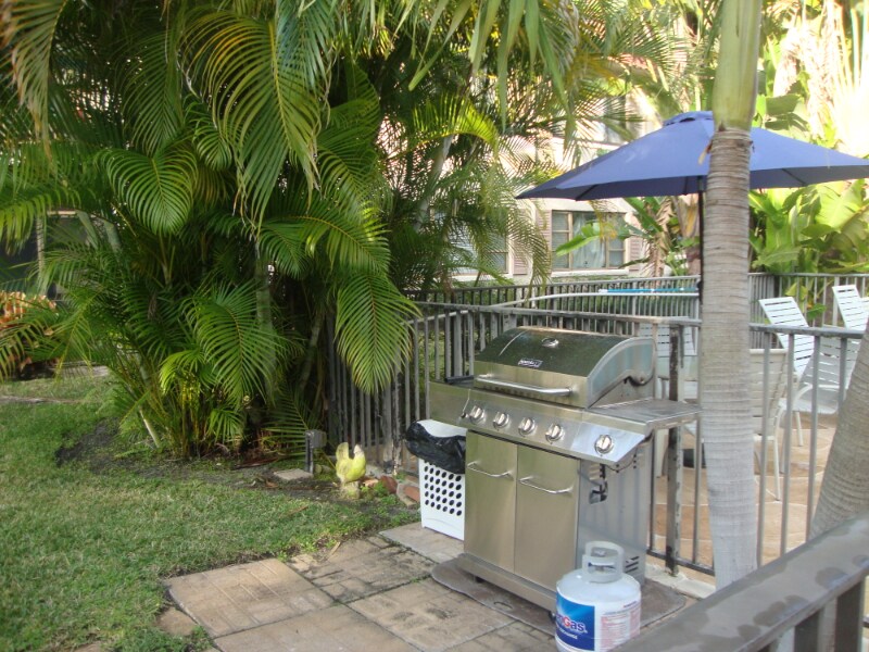 Building Photo - 665 Enfield St