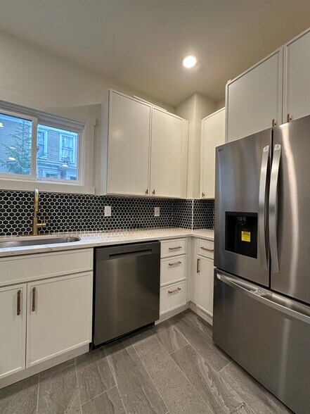 Building Photo - 103 Oak Hill Ave