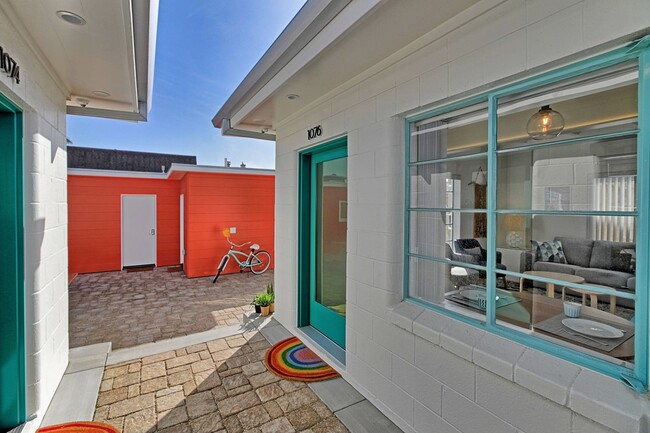 Building Photo - 1076S - Seaward Beach Modern Bungalows