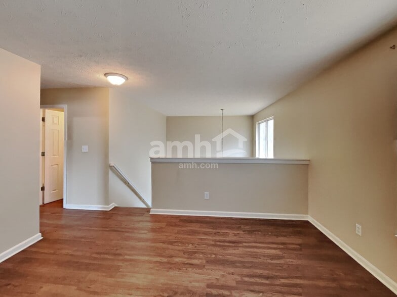 Building Photo - 1947 Acorn Ct