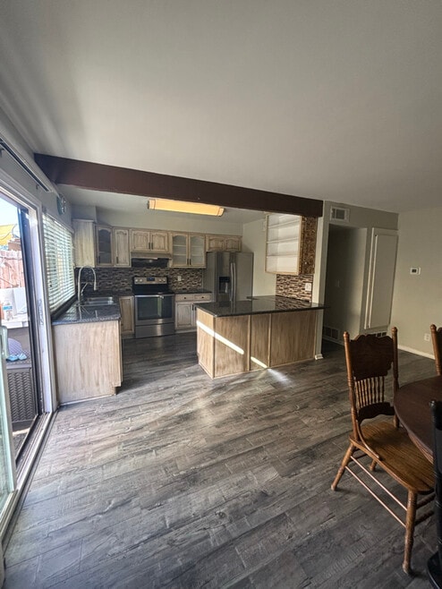 Building Photo - 662 Driftwood Ln