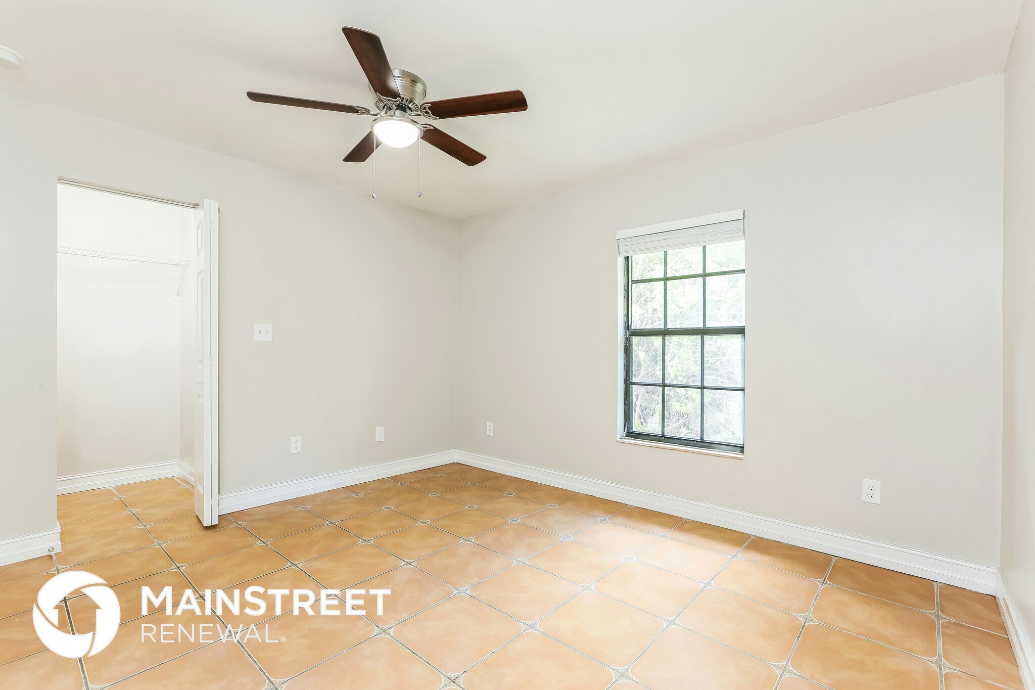 Building Photo - 717 Little Rock St E