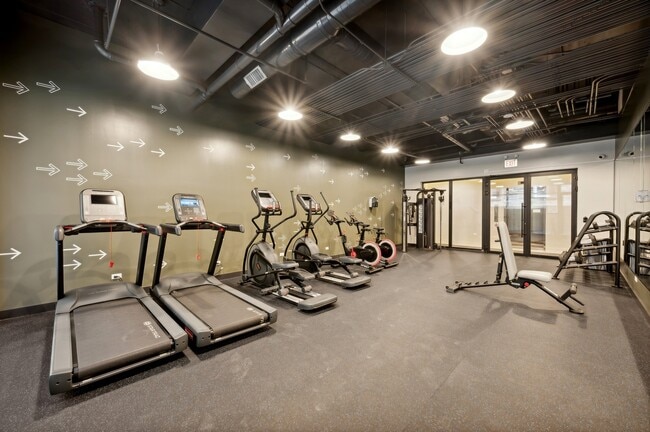 Building Photo - 1416 W Lunt Ave