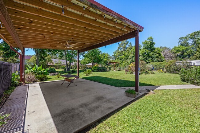 Building Photo - 616 Cannan Dr