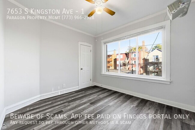 Building Photo - 7653 S Kingston Ave