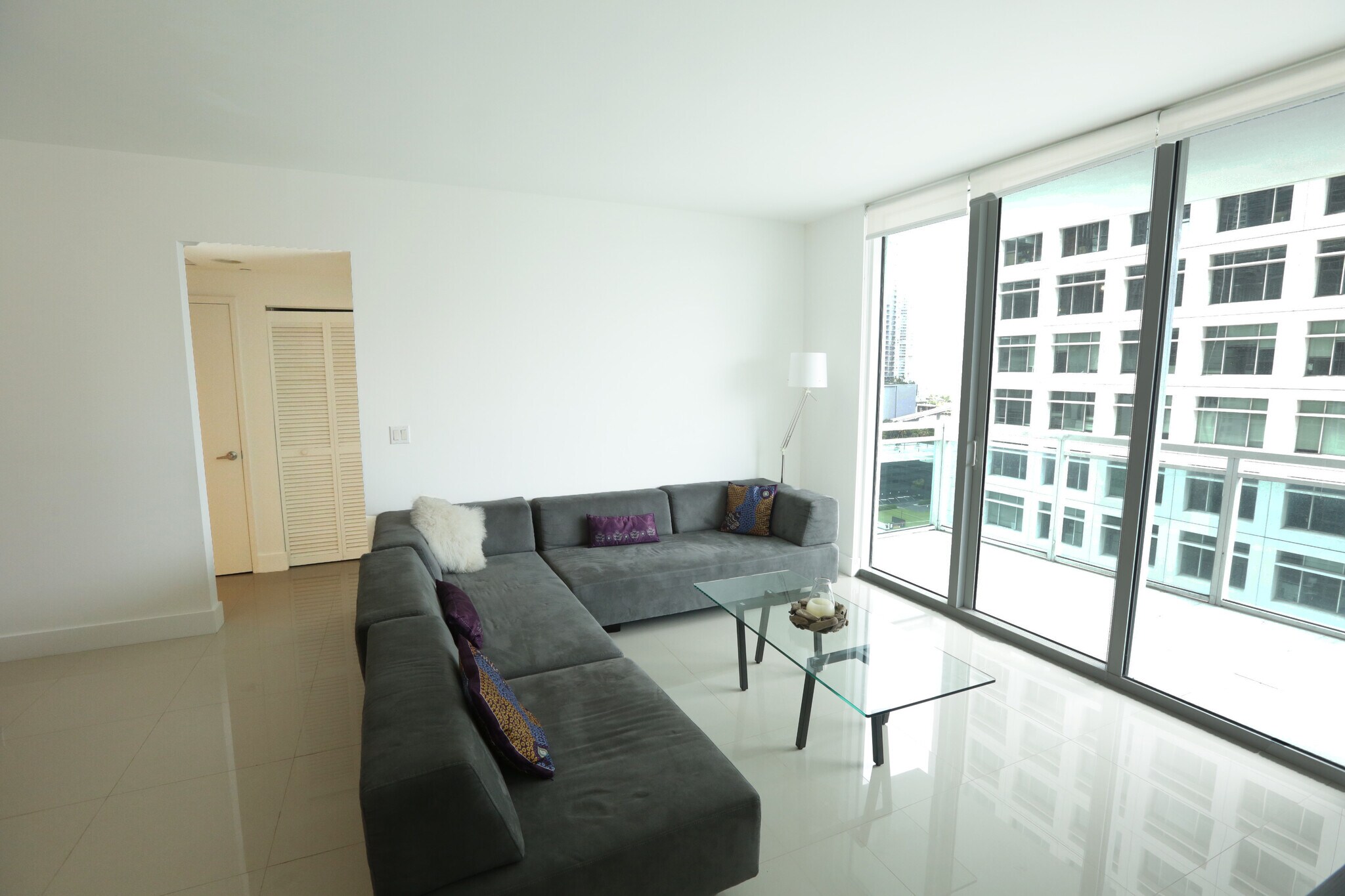 Building Photo - 950 Brickell Bay Dr