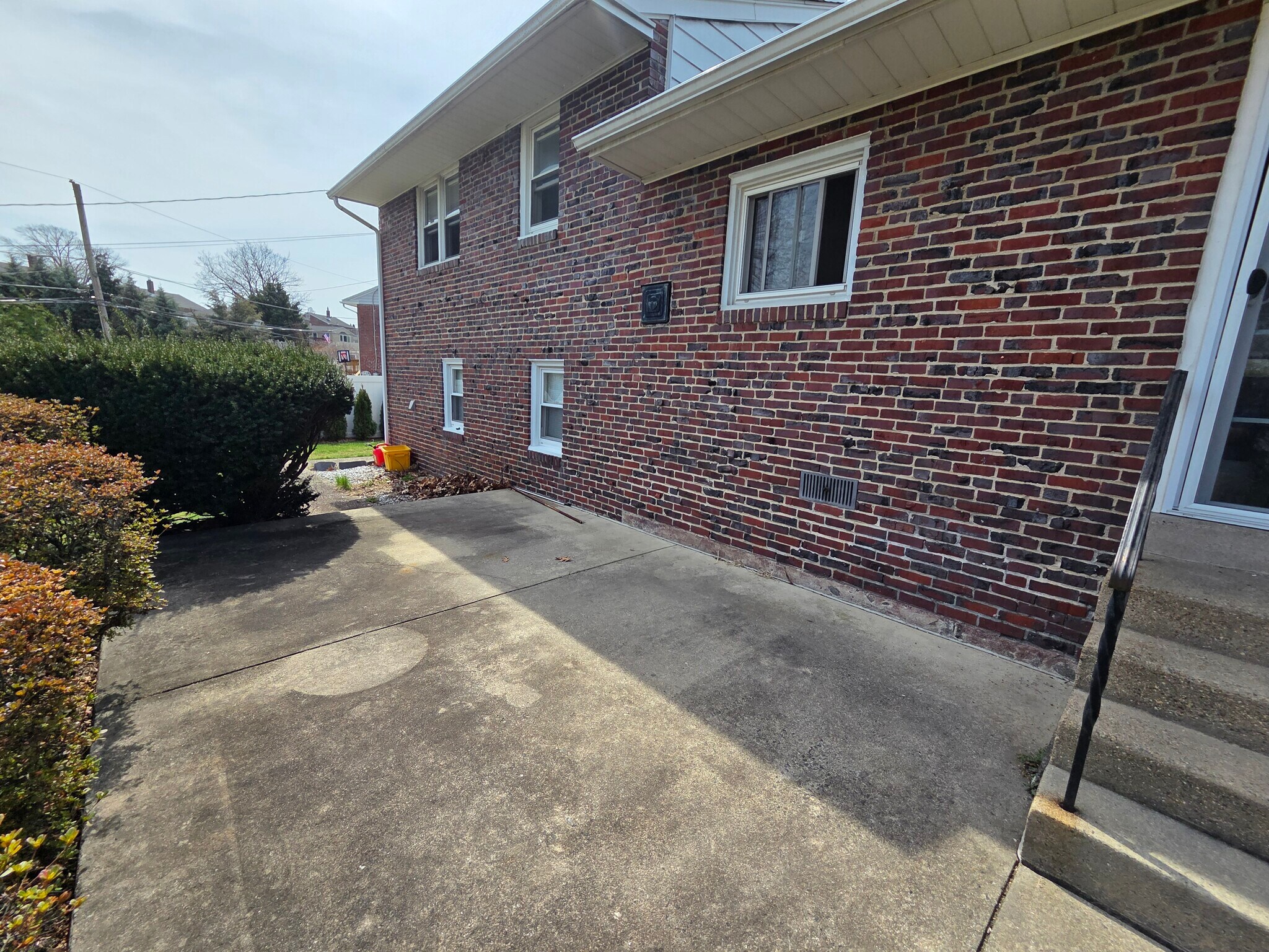 Building Photo - 811 Coppock Ln