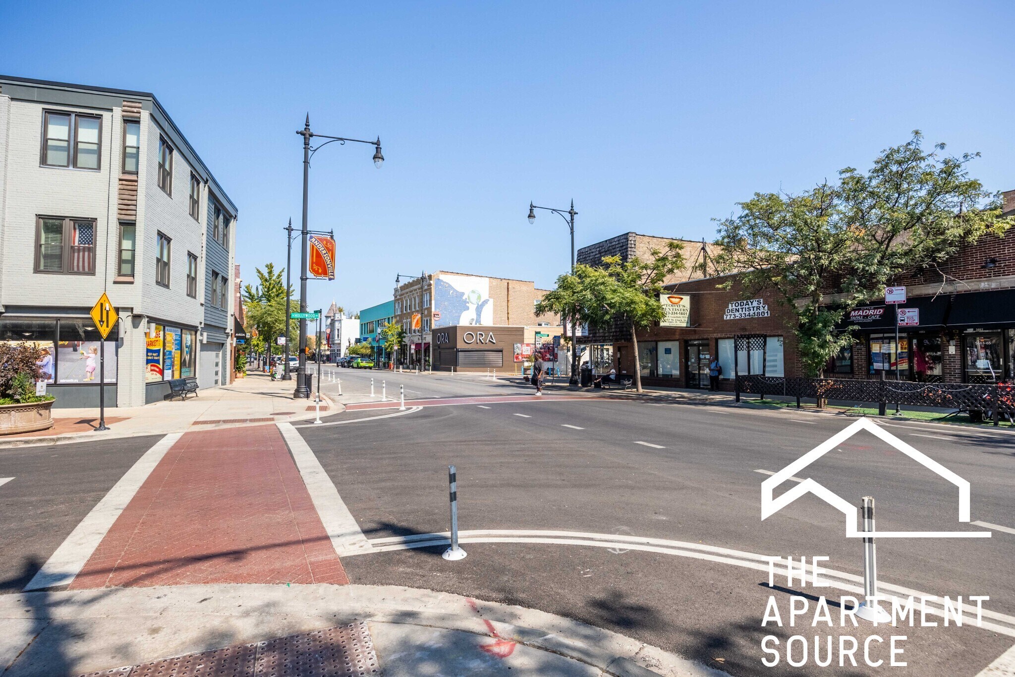 Building Photo - 1553 W Hollywood Ave