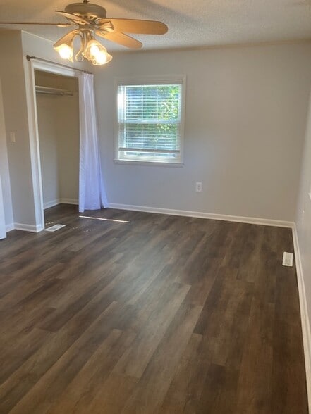 3 Bedroom 2 Full Bath Bungalow Minutes from Downtown Charleston with Charleston Harbor Views - 811 Minnie St