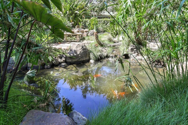 Building Photo - 764 Teatree Ct