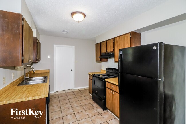 Building Photo - 5728 Ballenmoor Dr