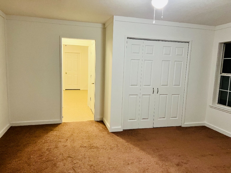 Building Photo - 100 Old Plank Rd