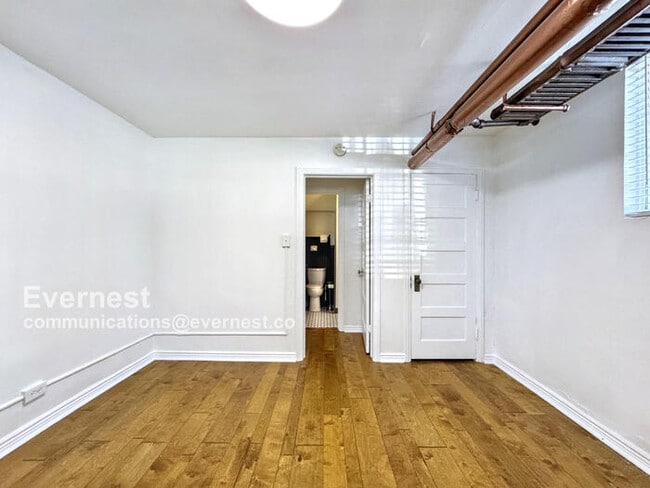 Building Photo - 3132 E 17th Ave