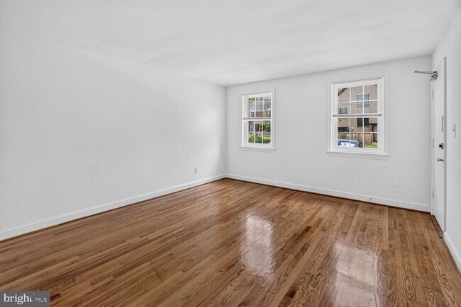 Building Photo - 7812 Tilbury St
