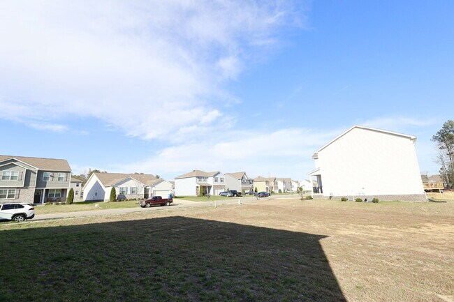 Building Photo - 7001 Batten Ct