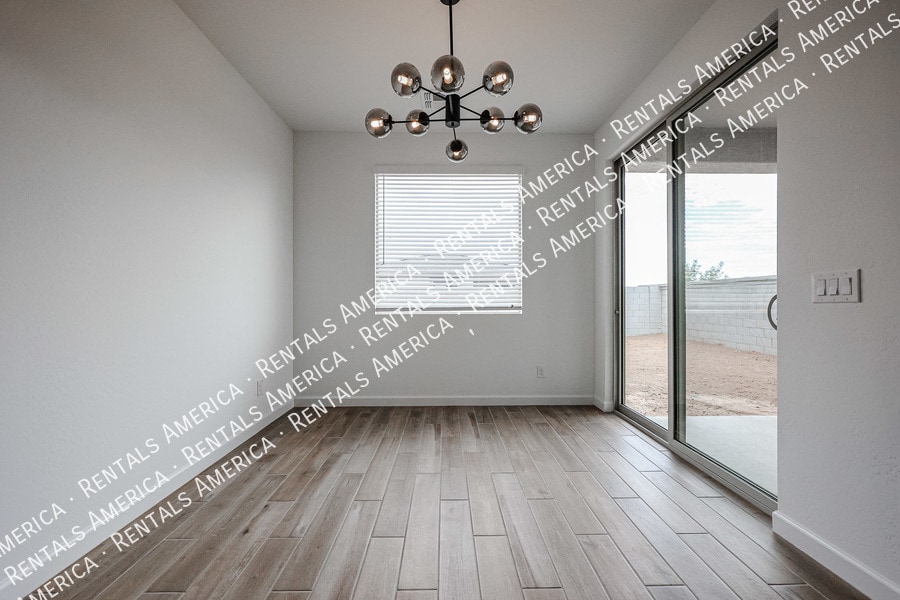 Building Photo - 11338 E Ulysses Ave
