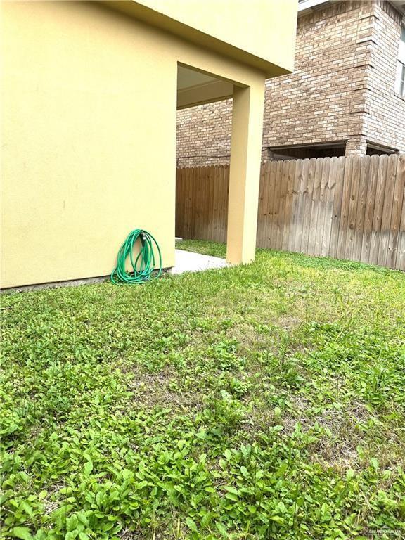 Building Photo - 9 West Dr