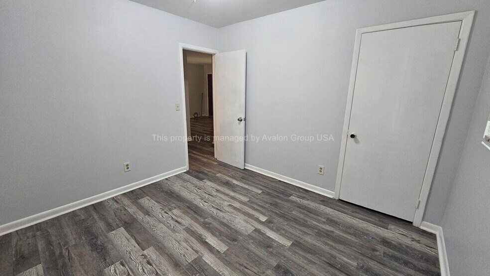 Building Photo - 1131 Lake Shore Blvd