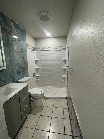 Building Photo - 138 Admiral Cir