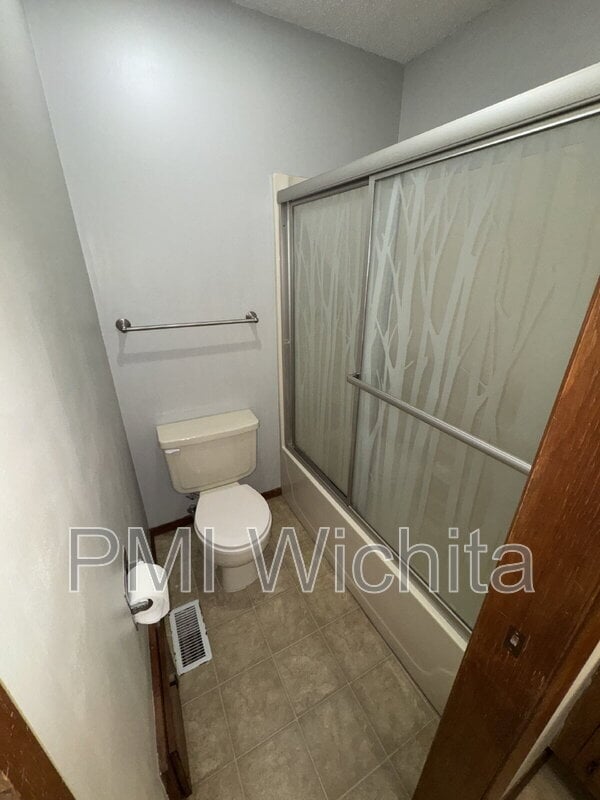 Building Photo - 1832 S Griffith St