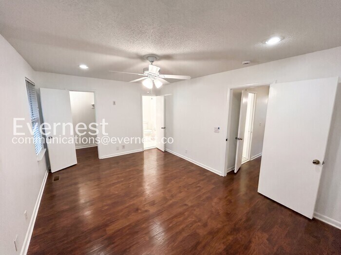 Building Photo - 5510 Country Dr