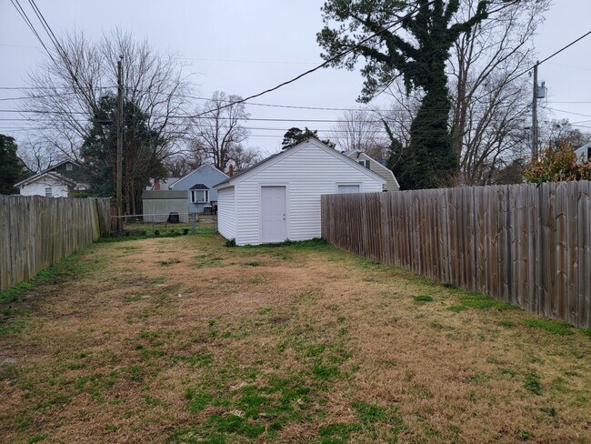 Building Photo - 67 Greenbriar Ave