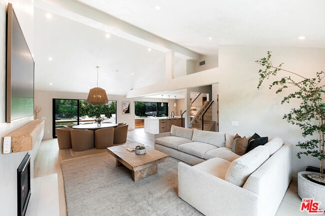 Building Photo - 6450 Surfside Way